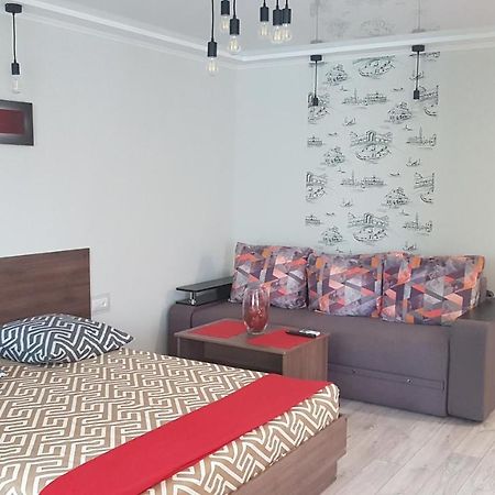 Loft Studio Apartment On Teslenkа Street Kryvyi Rih Exterior foto