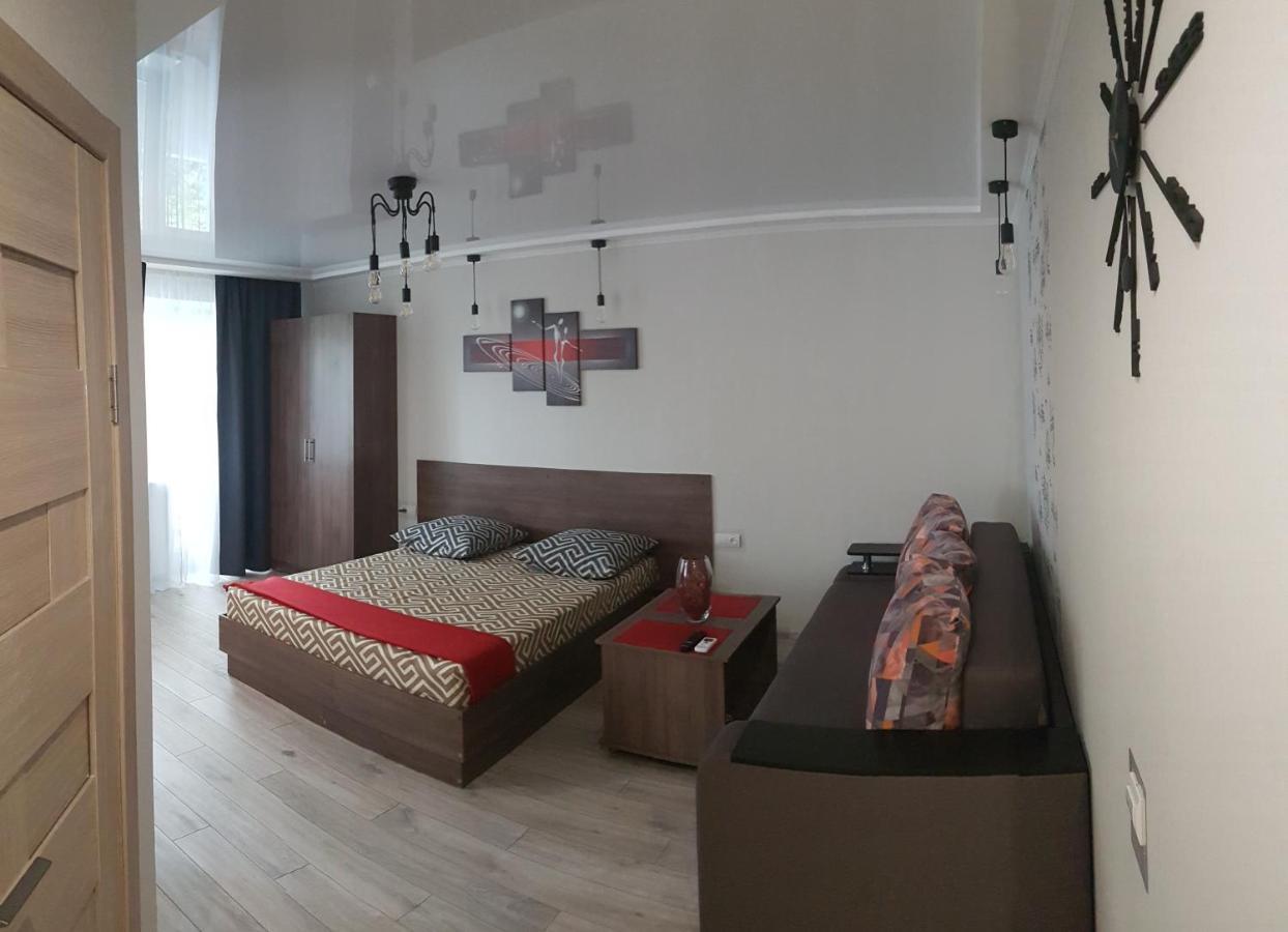 Loft Studio Apartment On Teslenkа Street Kryvyi Rih Exterior foto