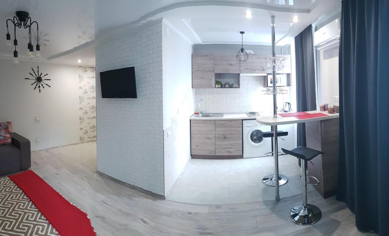 Loft Studio Apartment On Teslenkа Street Kryvyi Rih Exterior foto